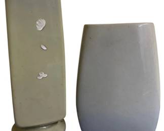 1555 - 2 Vases - 9" Tall