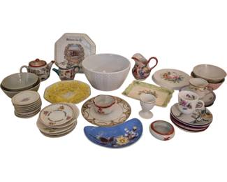 4002 - Group of Porcelain Collectibles