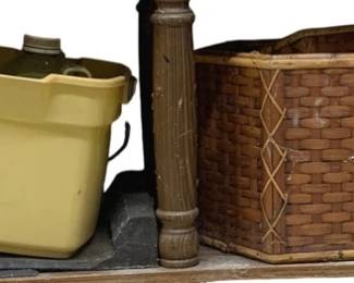 1570 - 1 Shelf Lot of Assorted Baskets & Buckets