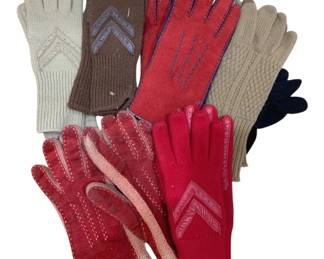 2124 - Lot of Assorted Women's Gloves