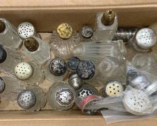 939 - Vintage Glass Salt & Pepper Shakers Lot
