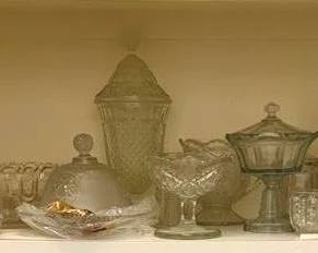 1052 - Shelf Lot of Assorted Glassware