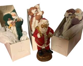 3194 - 4 Santa Figures
