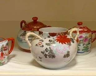 1059 - Group Lot of Assorted Asian Teapots & Creamers