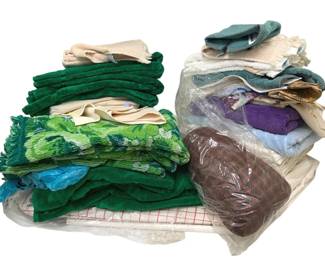 1667 - Lot of Assorted Linens
