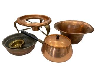 672 - Assorted Group Copper Items (Description): A lot of assorted copper items including  various vessels and serving pieces.