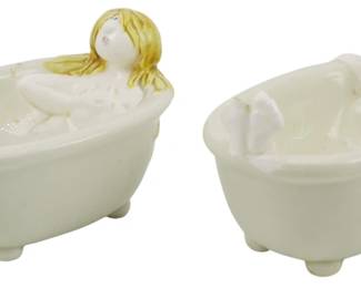 1863 - 2 Vtg Porcelain Fitz & Floyd Bathtub Figures (Description): Two vintage porcelain Fitz & Floyd bathtub  figures featuring whimsical designs of  figures relaxing in clawfoot tubs. Each piece  measures 4" x 6" x 4".