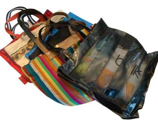 2083 - 8 Assorted Tote Bags