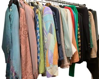 2226 - Closet Lot of Assorted Blouses & More (Description): sizes M-L
