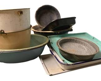 3121 - Lot of Assorted Enamelware