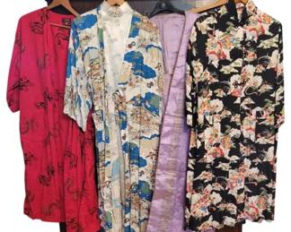 2233 - 4 Assorted Kimonos (Description): Manhattan, Japan Hong Kong & Others