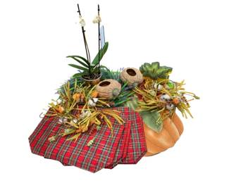645 - Lot of Assorted Fall Decor Items (Description): Lot of assorted fall and seasonal decorative  items including artificial floral  arrangements, decorative pumpkins, and plaid  fabric accents.