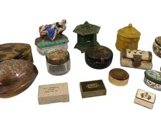 333 - Lot of Little Trinket Boxes & Ornaments (Description): A varied lot of little trinket boxes and  ornaments. The collection includes an  assortment of decorative containers and small  ornamental pieces in various styles and  materials.
