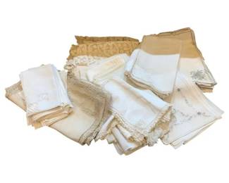 1133 - Group Lot of Linens