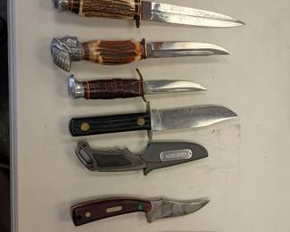 fixed blades 