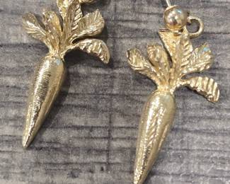 when she says she wants two karats !! you can give her these lol 14k gold carrot earrings 