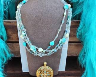 Vintage Avon MN Beaded Necklace With Detachable Medallion