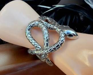  06 Silver Snake Hinged Cuff  Heavy Not Light  Over 100 Grams
