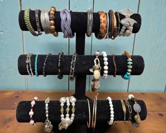 Bracelet Lot  7  30 Total  Vintage To Now