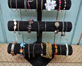 Bracelet Lot 10  30 Total  Vintage To Now