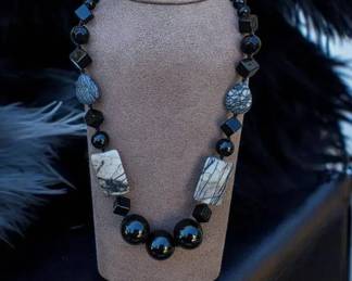 Black Onyx And Agate Beaded Necklace  Tested  This Piece Is Beautiful
