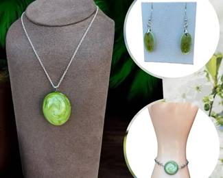 Marbled Pendant Necklace With Earrings  Bracelet