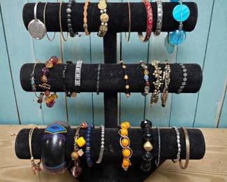 Bracelet Lot 5  30 Total  Vintage To Now