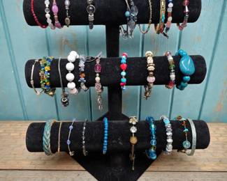 Bracelet Lot 4  30 Total  Vintage To Now