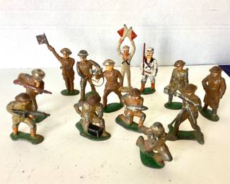 Antique Barclays lead toy soldiers 