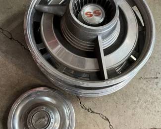5495 Vintage Hubcap Sampler