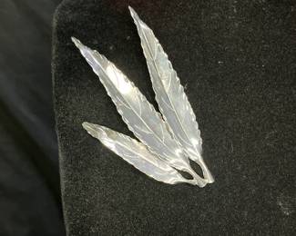 Stuart Nye Signed Sterling Silver Leaf Brooch