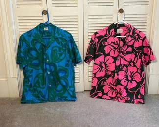 040 pairofvintagehawaiianshirtsapproxs