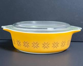 008 vintagepyrexyellowstarburstcasserole