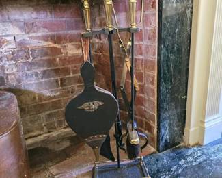 227 vintagebrassblack5piecefireplaceto