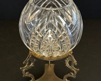 172 crystalbowlwithornatebrassstand