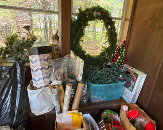 204 christmasdecormysterylot