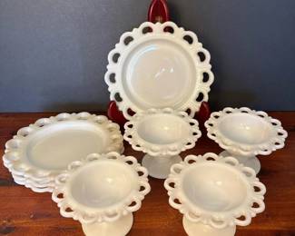 059 vintagemilkglasslaceedgedessertset