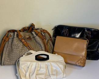 035 fourassortedhandbagsandpurses