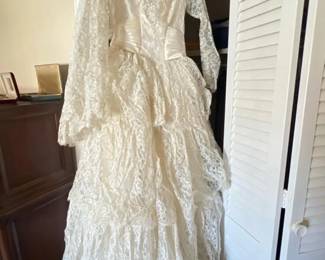 135 ivorylaceballgownweddingdresswiths