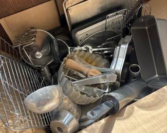 199 bakersmysteryboxlot