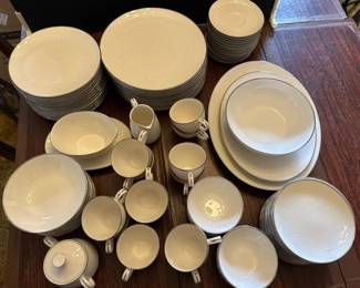 169 elegantivorychinadinnerwareset
