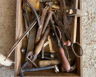 321 assortedvintagehandtoolsbox