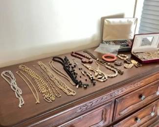 012 vintagecostumejewelry