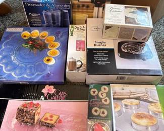 079 assortedvintageboxedkitchengoods