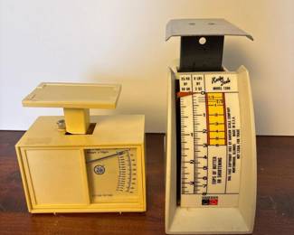 068 pairofvintagekitchenscales