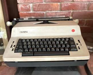 192 olympiasg3manualtypewriterwithibmd