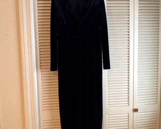 037 womensrabbitdesignsblackvelvetmaxi