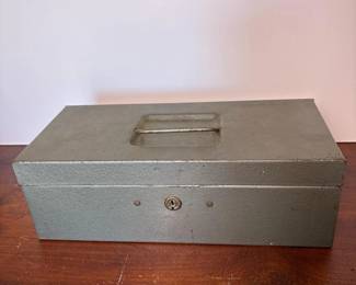080 vintagegreensteelcashbox