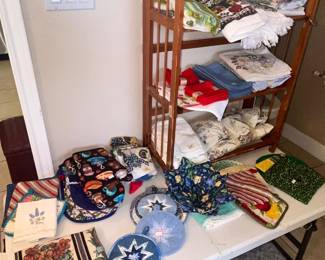KITCHEN TOWELS & POT-HOLDERS