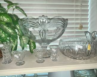 LARGE FOOTED BOWL